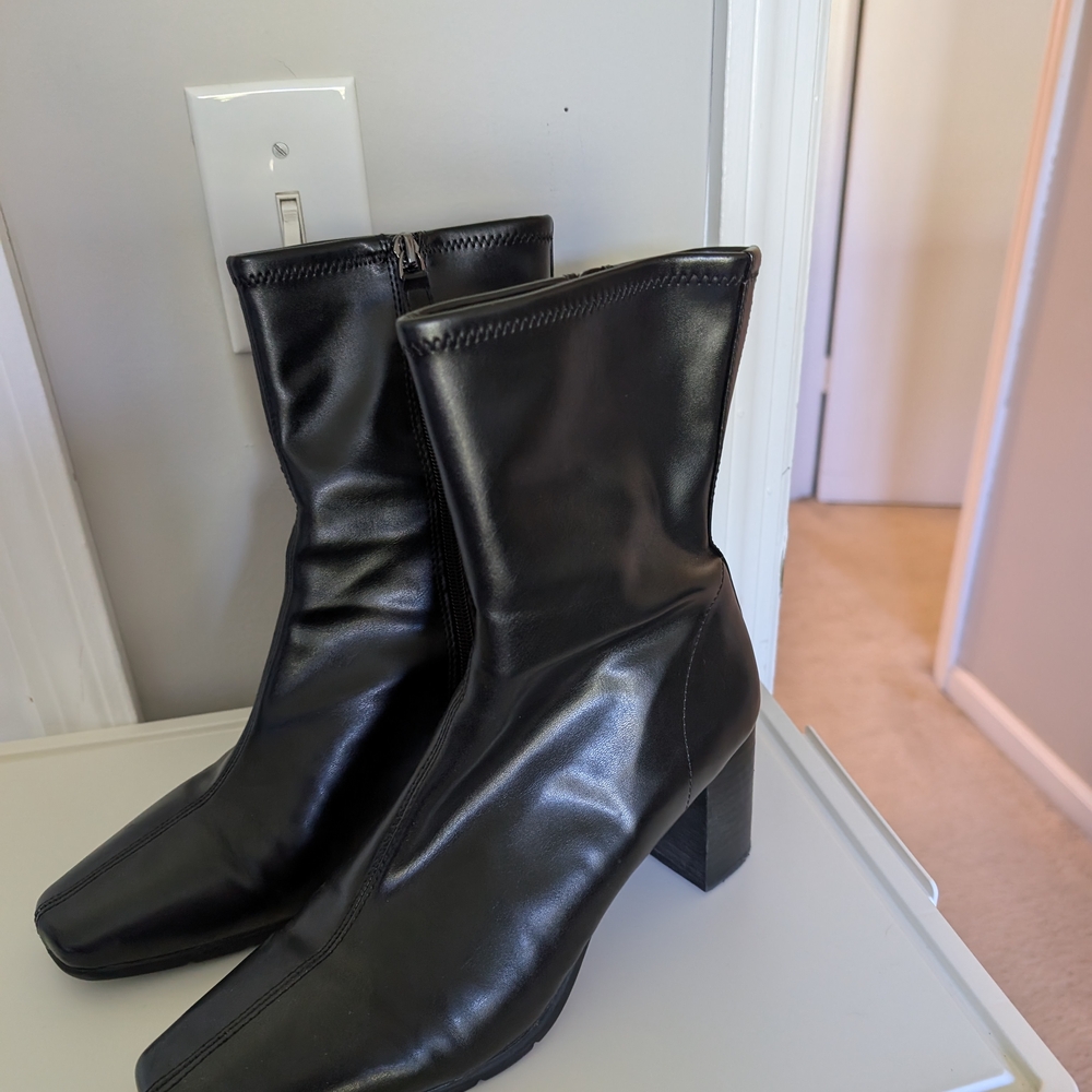AEROSOLES Black Heeled Boots